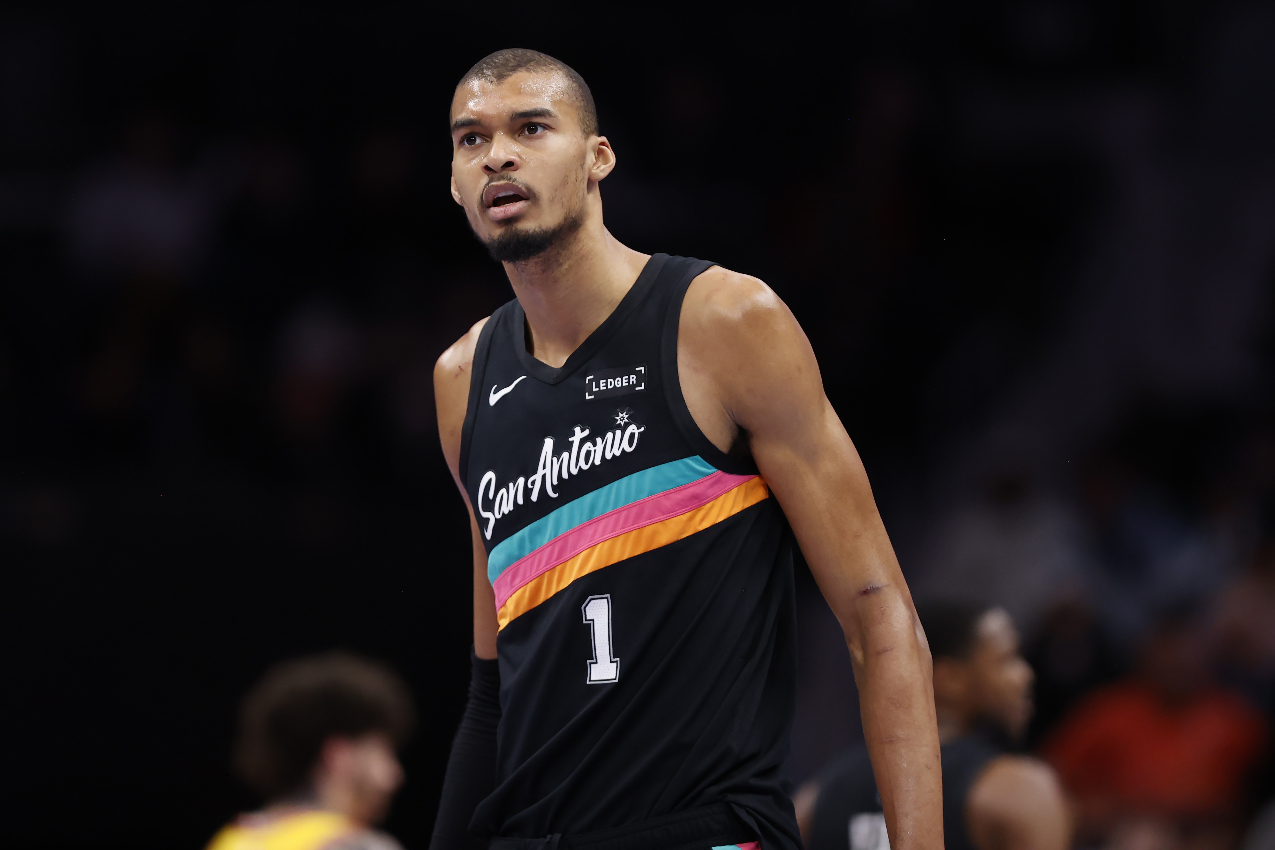 hth-文班亚马：克劳福德是我最爱看的球员之一 他是很棒的导师